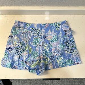 Lilly Pulitzer Wrap Shorts. Size 16.